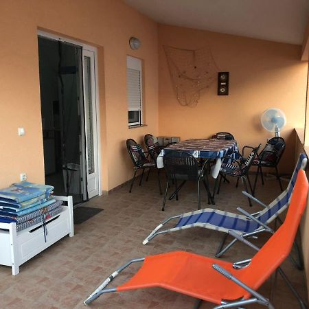 Apartman Luka Vir Leilighet Eksteriør bilde