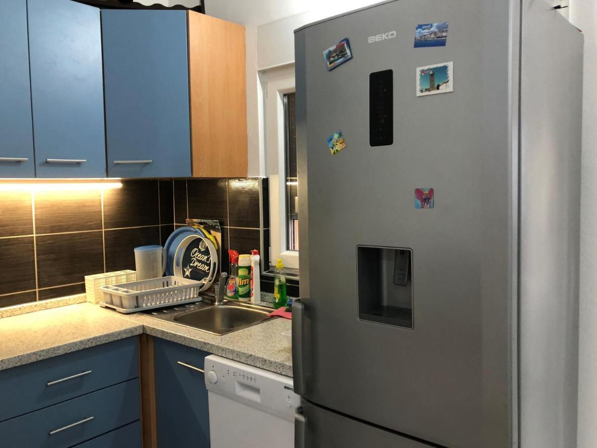 Apartman Luka Vir Leilighet Eksteriør bilde